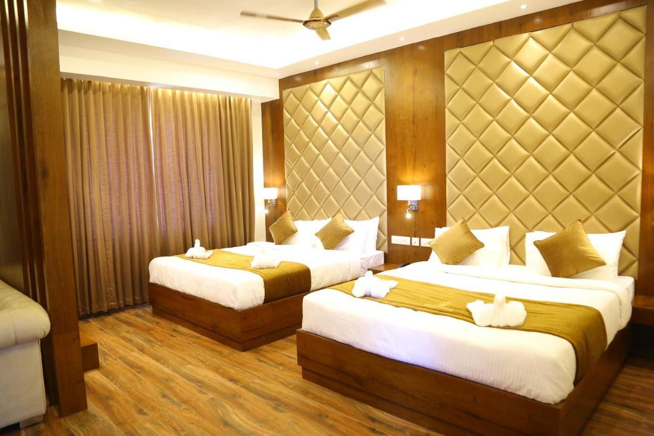 Vsr Grand Hotel Madanapalle Luaran gambar
