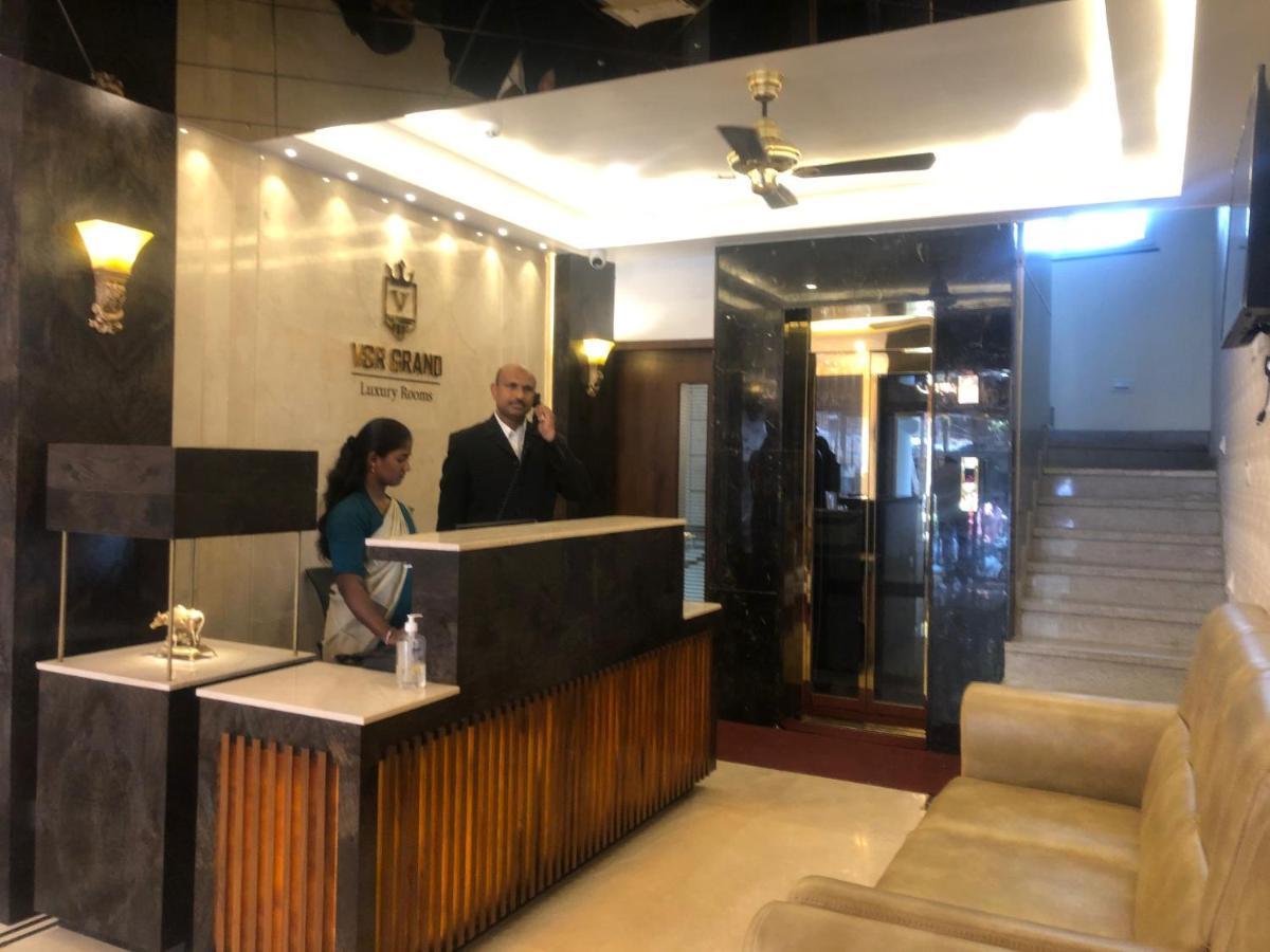Vsr Grand Hotel Madanapalle Luaran gambar