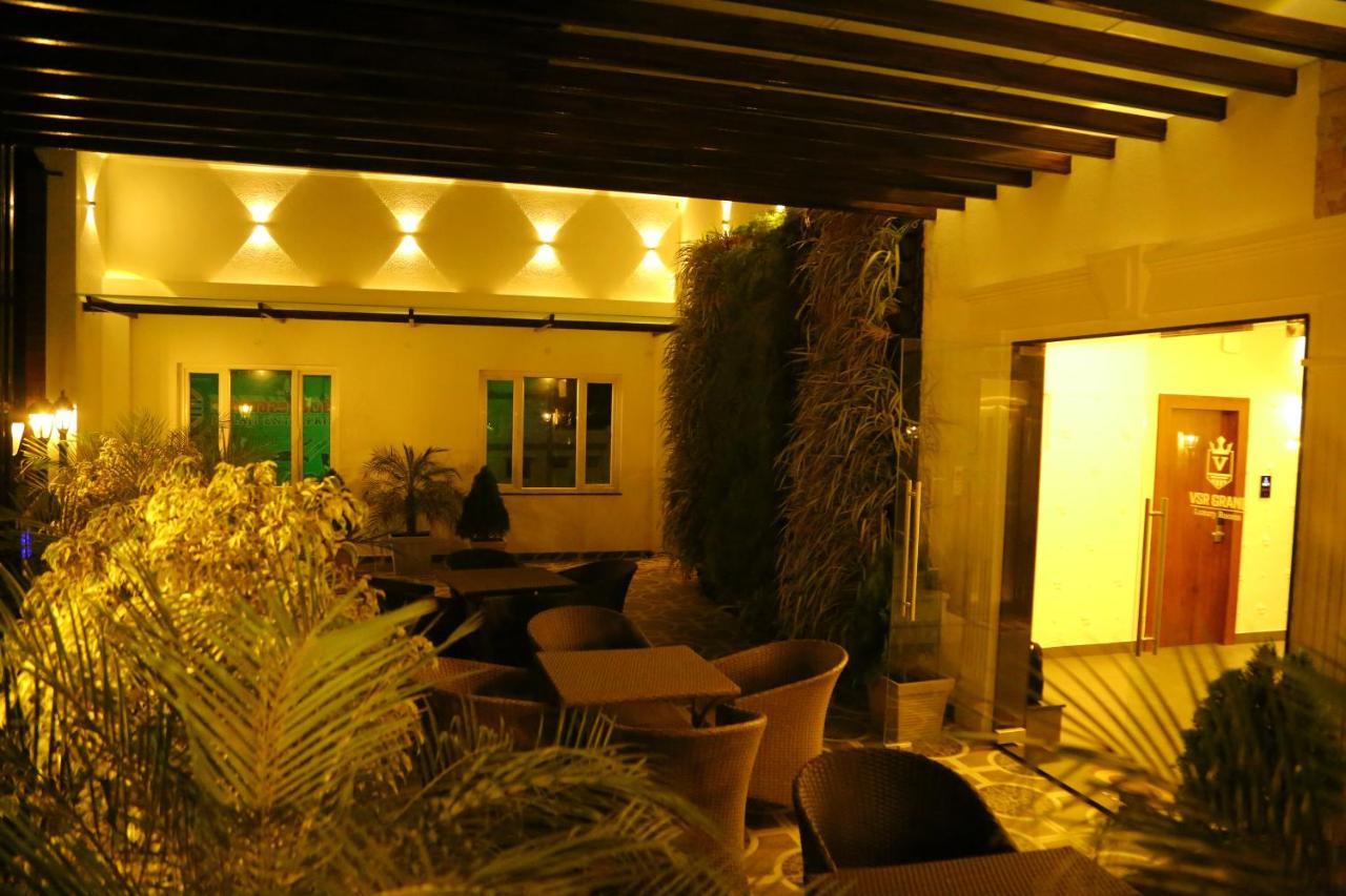 Vsr Grand Hotel Madanapalle Luaran gambar